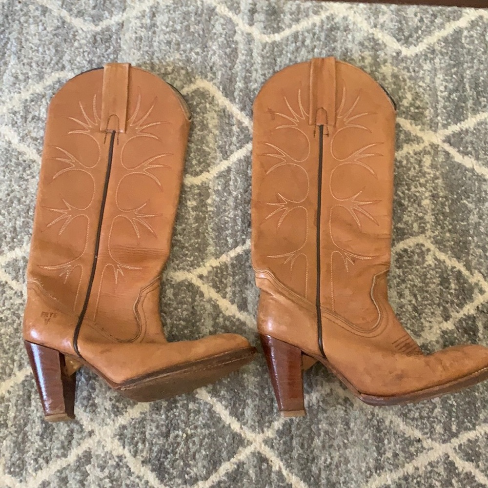Vintage Frye high-heeled cowboy boots 1980s size 6. Authentic, leather